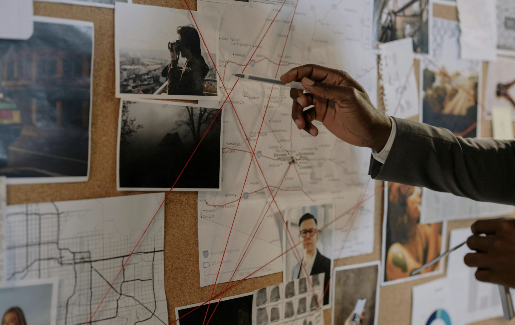 The Beautiful Lie — The Art of the Red Herring